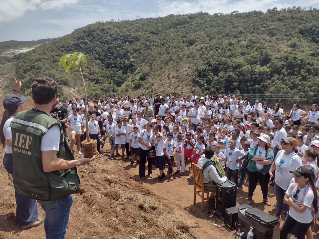 plantio-de-2-mil-mudas-mobiliza-estudantes-e-fortalece-educacao-ambiental-em-lima-duarte