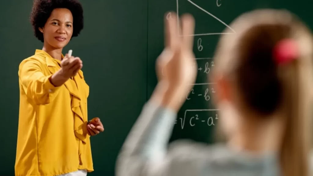 divinopolis-abre-periodo-para-pedido-de-mudanca-de-lotacao-na-rede-municipal-de-educacao