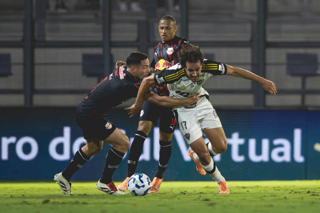 atletico-perde-para-o-bragantino,-mas-foco-total-e-a-final-da-sul-americana