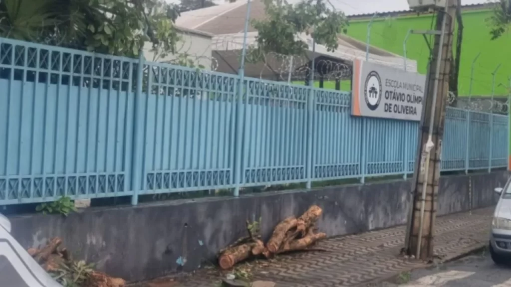 escola-otavio-olimpio-passa-por-reparos-apos-danos-causados-pela-chuva-em-divinopolis