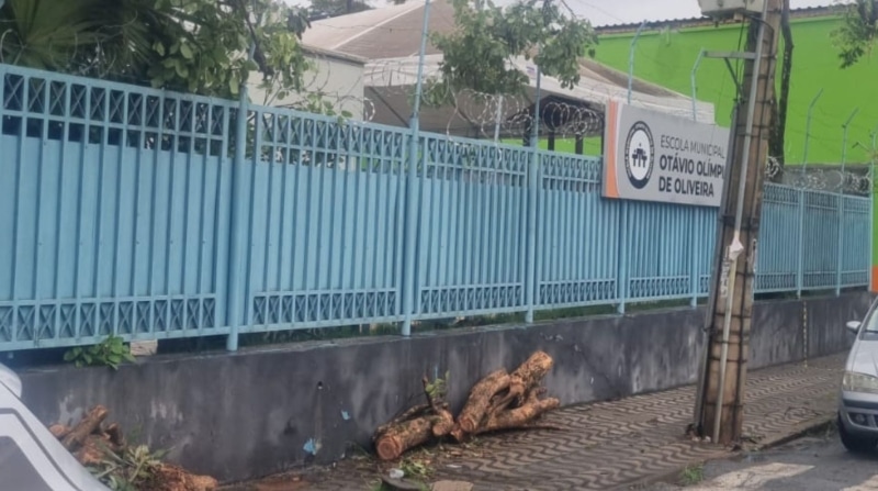 escola-otavio-olimpio-de-oliveira-passa-por-intervencoes-apos-fortes-chuvas-em-divinopolis