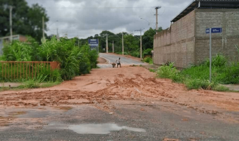 prefeitura-atua-para-conter-carreamento-de-terra-em-novos-loteamentos-apos-fortes-chuvas-em-divinopolis