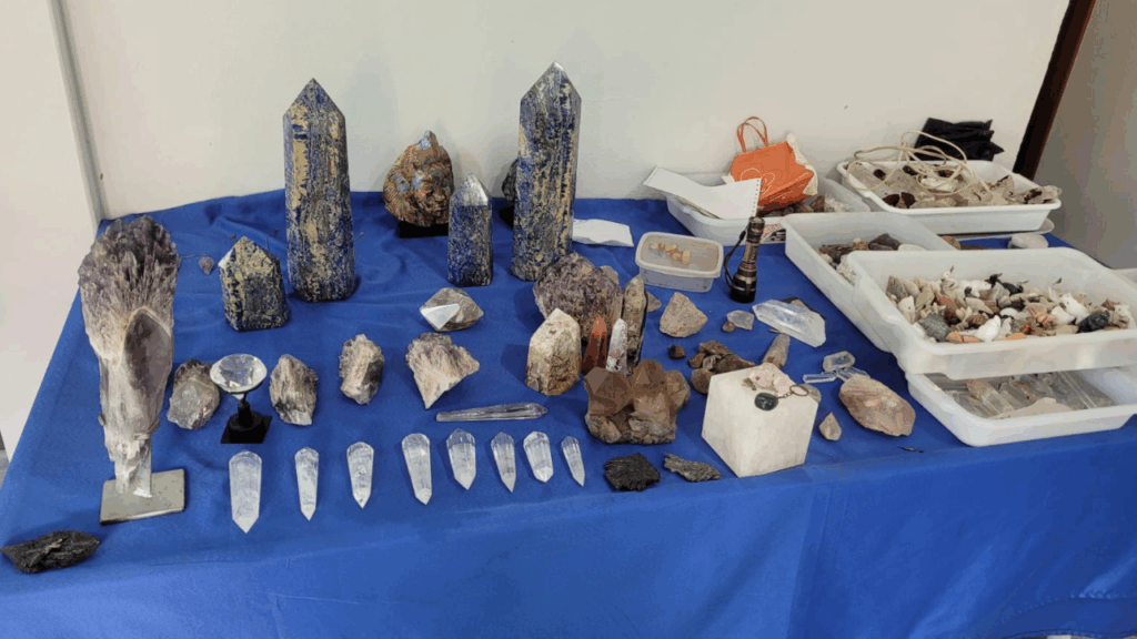 pf-desarticula-esquema-de-extracao-ilegal-de-cristais-de-quartzo-no-oeste-de-minas