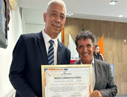 urgente:-durante-homenagem-na-camara-de-divinopolis,-reitor-da-ufsj-cobra-agilidade-para-evitar-que-eleicao-de-2026-impeca-abertura-do-hospital-regional