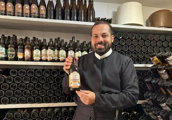 cerveja-artesanal-produzida-ha-130-anos-em-porao-de-igreja-em-juiz-de-fora-surpreende-o-pais-e-conquista-medalha-de-ouro