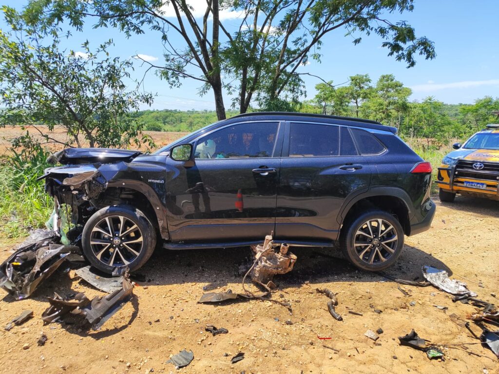 colisao-entre-quatro-veiculos-deixa-um-morto-e-cinco-feridos-na-mg-170-em-lagoa-da-prata;-veja-o-video