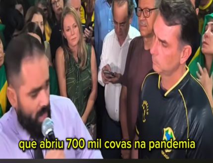 homem-evangelico-e-agredido-em-vigilia-pro-bolsonaro-apos-criticar-flavio:-“seu-pai-abriu-700-mil-covas”