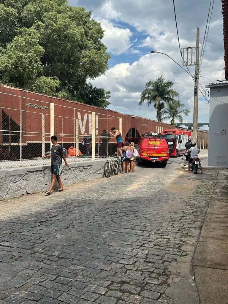 homem-e-atropelado-por-locomotiva-no-centro-de-itauna-e-fica-em-estado-grave