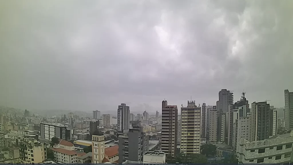 alerta-maximo:-chuvas-intensas-e-tempestade-para-divinopolis-e-regiao