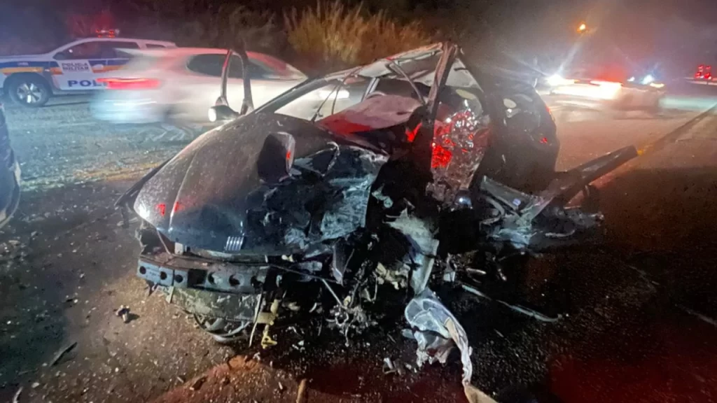 colisao-frontal-deixa-um-morto-e-dois-feridos-na-mg-431,-em-itauna