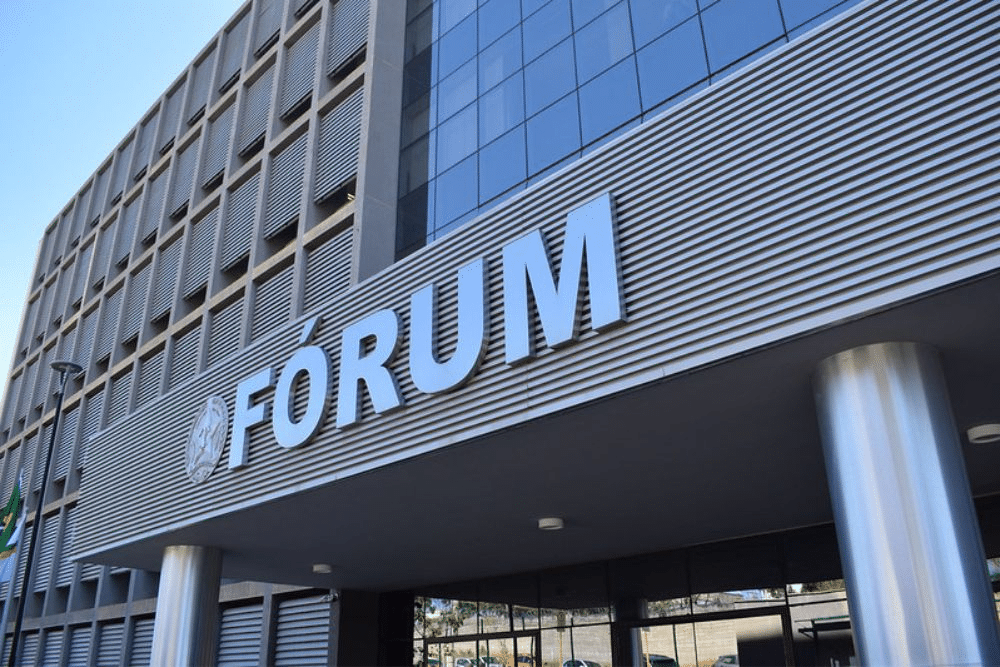 municipio-deve-indenizar-pedestre-que-se-machucou-em-calcada