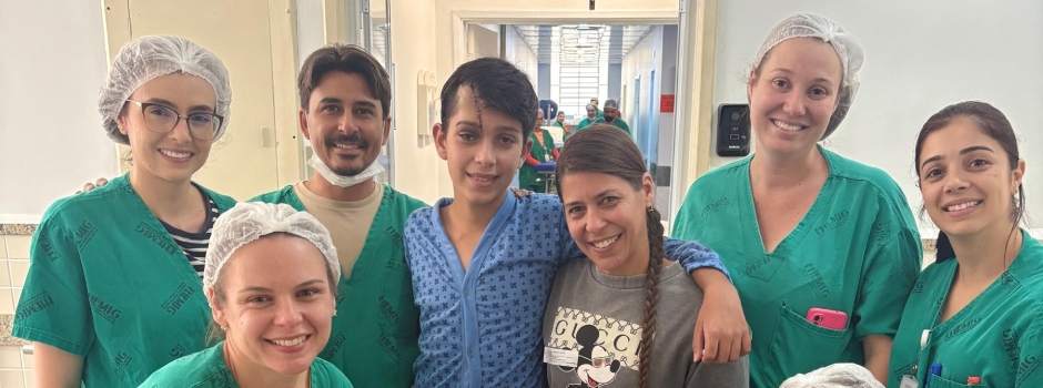 alta-de-paciente-de-13-anos-emociona-equipe-do-hospital-regional-de-barbacena 