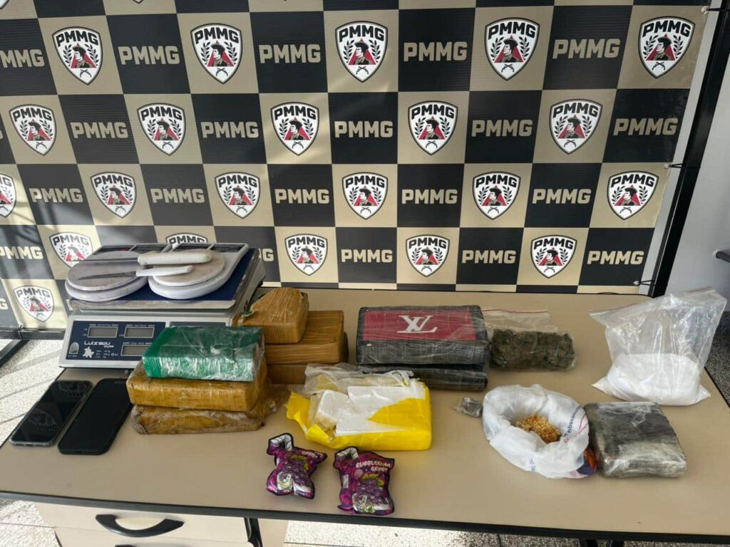 policia-militar-apreende-grande-quantidade-de-drogas-e-prende-foragido-em-operacao-na-zona-rural-em-lagoa-da-prata