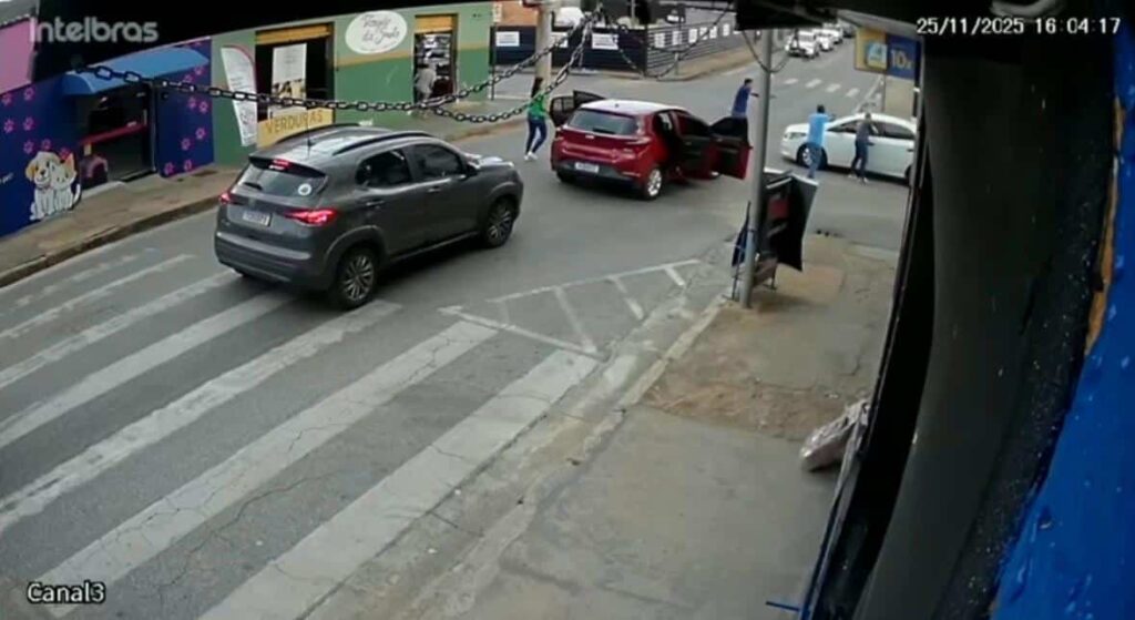 cameras-de-seguranca-registram-dupla-sendo-presa-por-roubo,-sequestro-relampago-e-extorsao-em-itauna