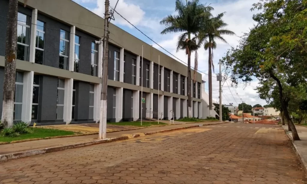 bambui-aprova-auxilio-refeicao-em-cartao-de-debito-a-partir-de-2026