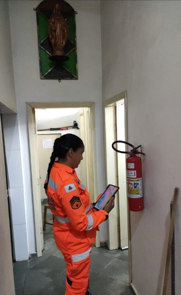 bombeiros-intensificam-fiscalizacoes-e-realizam-a-4a-operacao-alerta-vermelho-2025-na-regiao