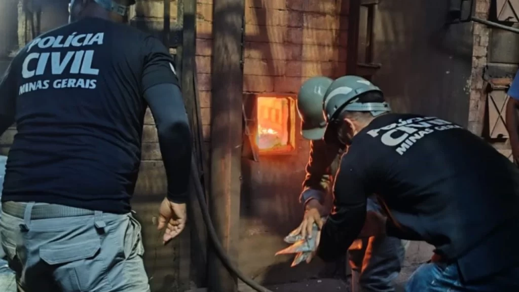 pcmg-incinera-duas-toneladas-de-drogas-apreendidas-no-estado