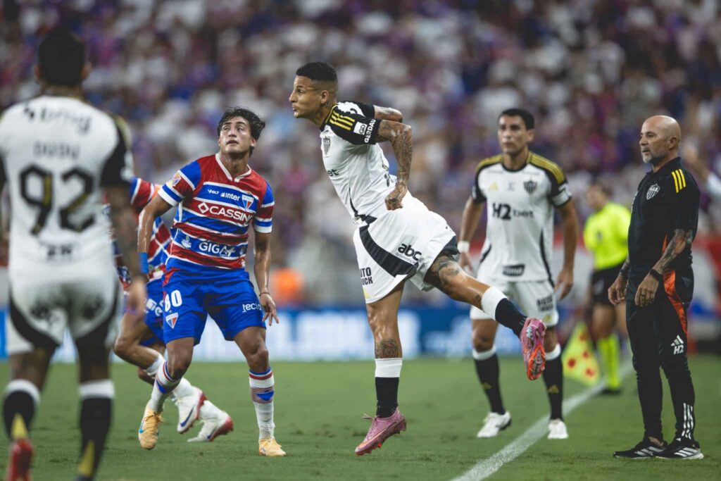 atletico-e-derrotado-pelo-fortaleza-e-segue-sem-vencer-no-campeonato-brasileiro