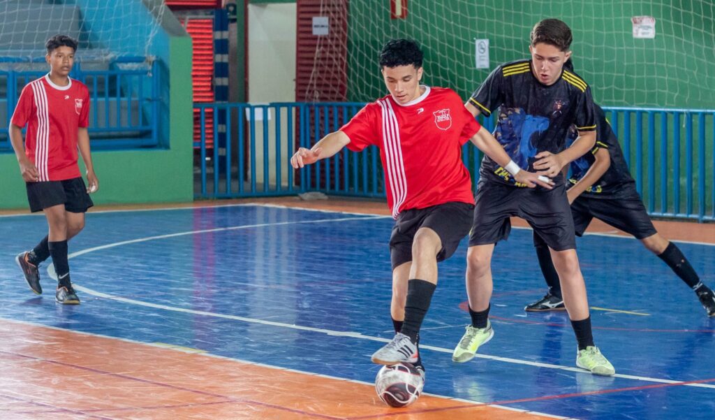nova-serrana-da-inicio-aos-jogos-da-amizade-intercolegial-com-disputa-acirrada-e-espirito-esportivo
