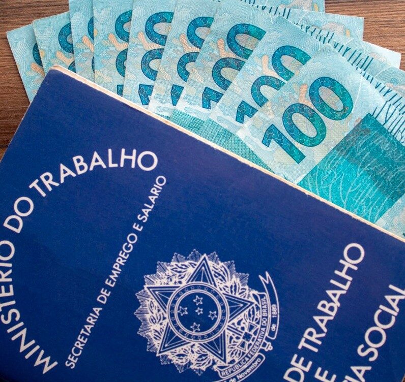 governo-reduz-novamente-a-projecao-do-salario-minimo-para-2026-e-reacende-debate-sobre-perda-do-poder-de-compra-no-pais