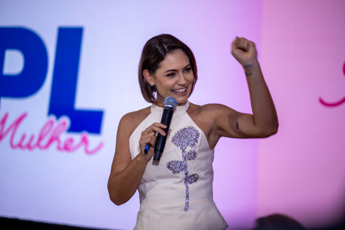 michelle-bolsonaro-reposiciona-seu-papel-politico-e-admite-compor-chapa-com-tarcisio-apos-prisao-de-jair-bolsonaro