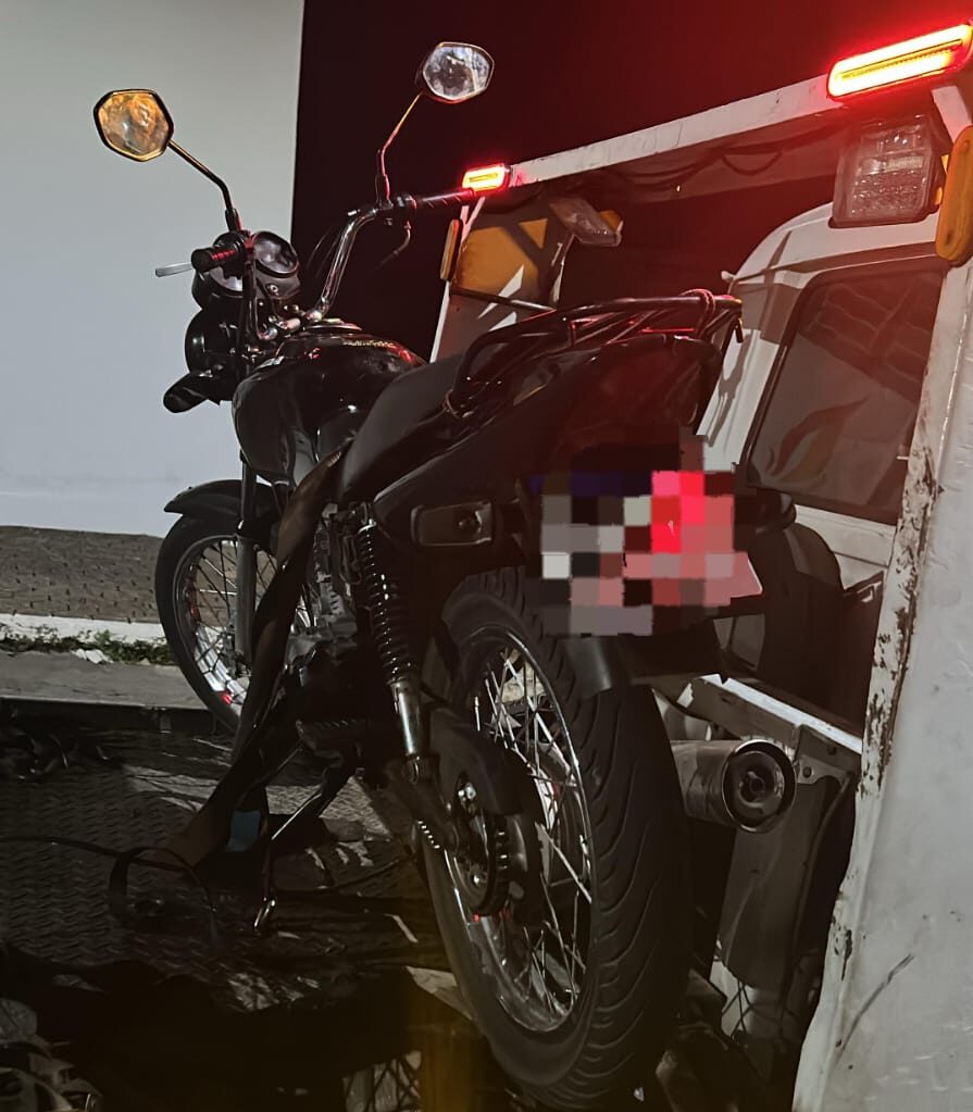 motociclista-suspeito-de-“delivery”-de-drogas-cai-durante-fuga-da-guarda-civil-municipal-e-abandona-moto-em-nova-serrana