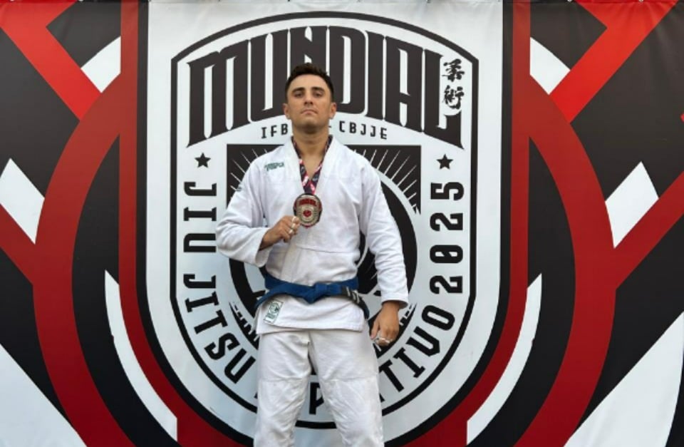 atleta-divinopolitano-conquista-2o-lugar-no-campeonato-mundial-de-jiu-jitsu-em-sao-paulo