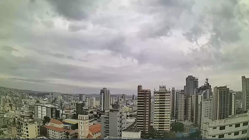 inmet-emite-alerta-de-tempestade-para-divinopolis-com-risco-de-granizo-e-ventos-de-ate-100-km/h