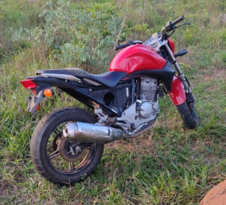 motocicleta-furtada-e-localizada-em-area-de-mata-no-povoado-de-retiro-dos-farias-em-itauna