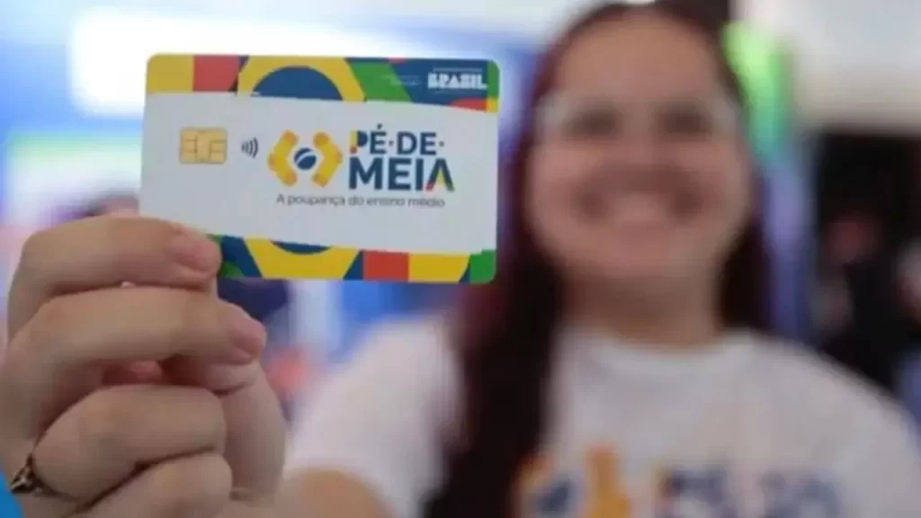 mais-de-2,2-mil-jovens-de-divinopolis-ja-recebem-o-pe-de-meia