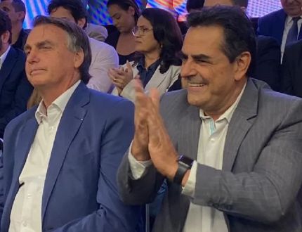 domingos-savio-vibra-com-flavio-bolsonaro-lancado-pelo-pai-como-candidato-a-presidente-em-2026