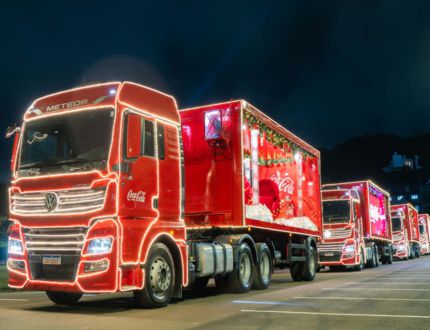divinopolis-recebera-a-caravana-de-natal-da-coca-cola-femsa-brasil-na-proxima-terca-feira-(9);-veja-roteiro