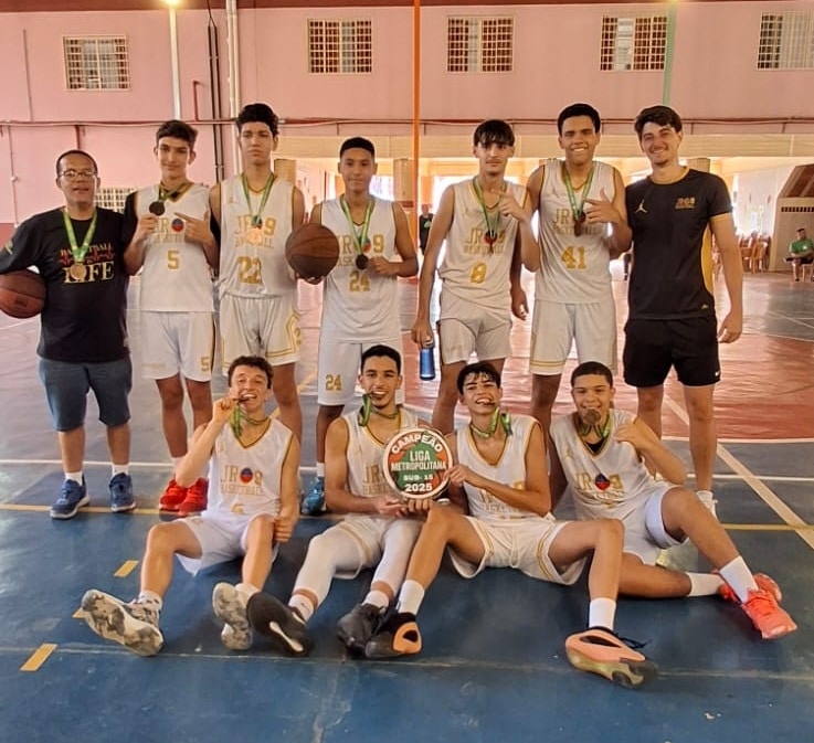 jr09-basketball-se-destaca-na-liga-metropolitana-de-basquete