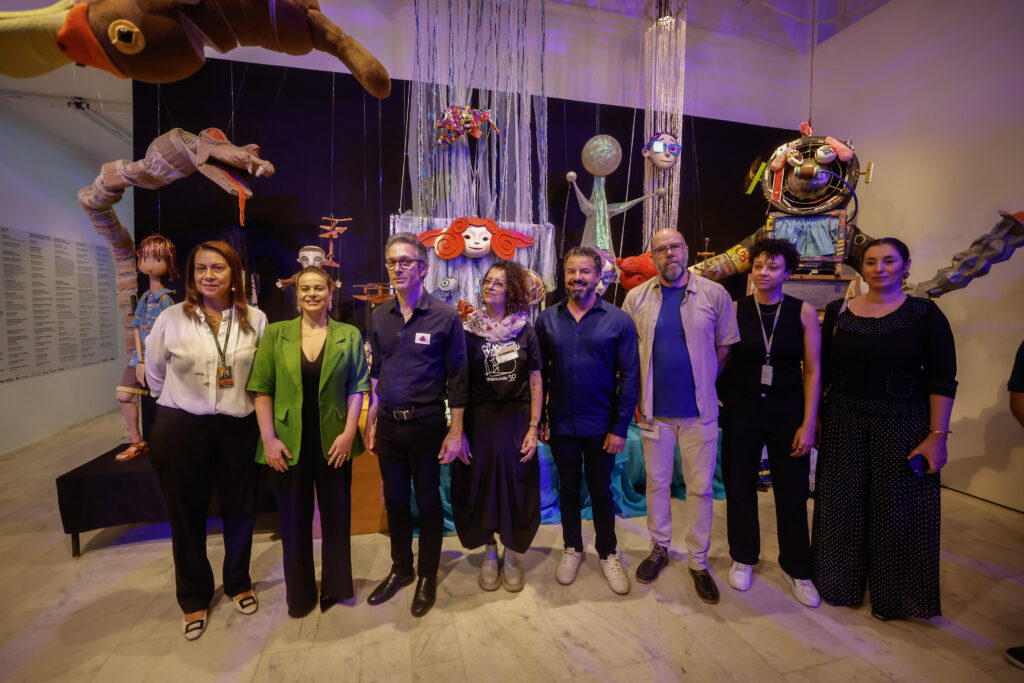 governador-de-minas-conhece-exposicoes-no-palacio-das-artes-que-celebram-a-cultura-do-estado
