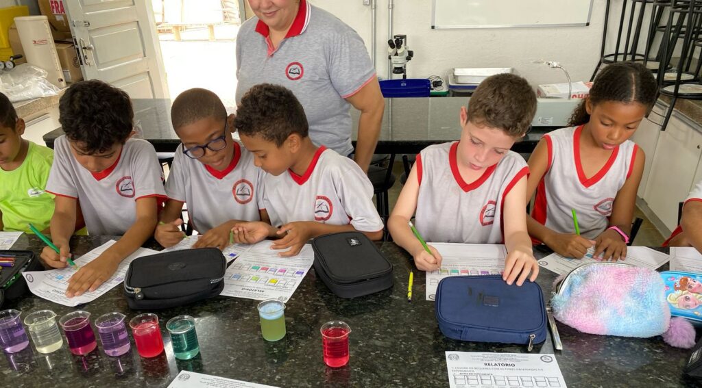 projeto-pequeno-cientista-aproxima-criancas-da-ciencia-e-fortalece-formacao-tecnica-em-escola-estadual