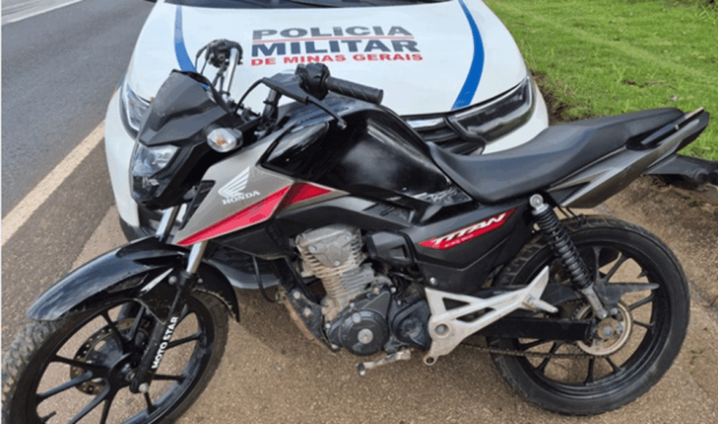 durante-operacao-natalina,-policia-militar-recupera-motocicleta-roubada-e-prende-dois-suspeitos-em-nova-serrana