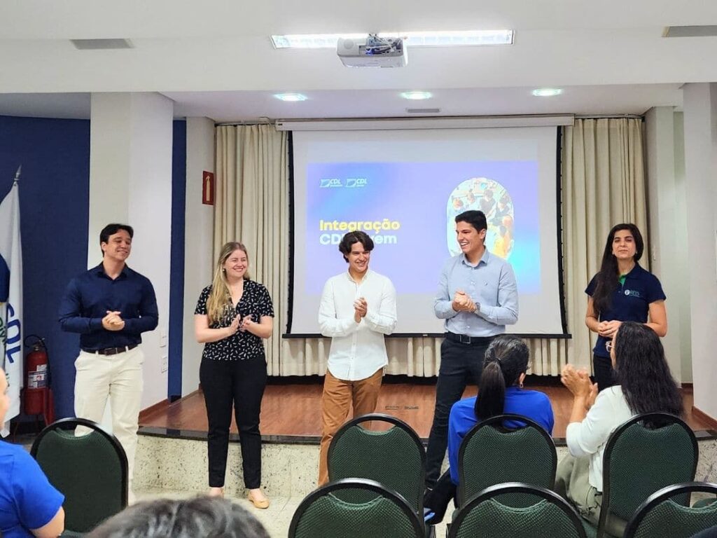 cdl-jovem-promove-seu-primeiro-evento-com-palestra,-networking-e-apresentacao-do-projeto-em-divinopolis