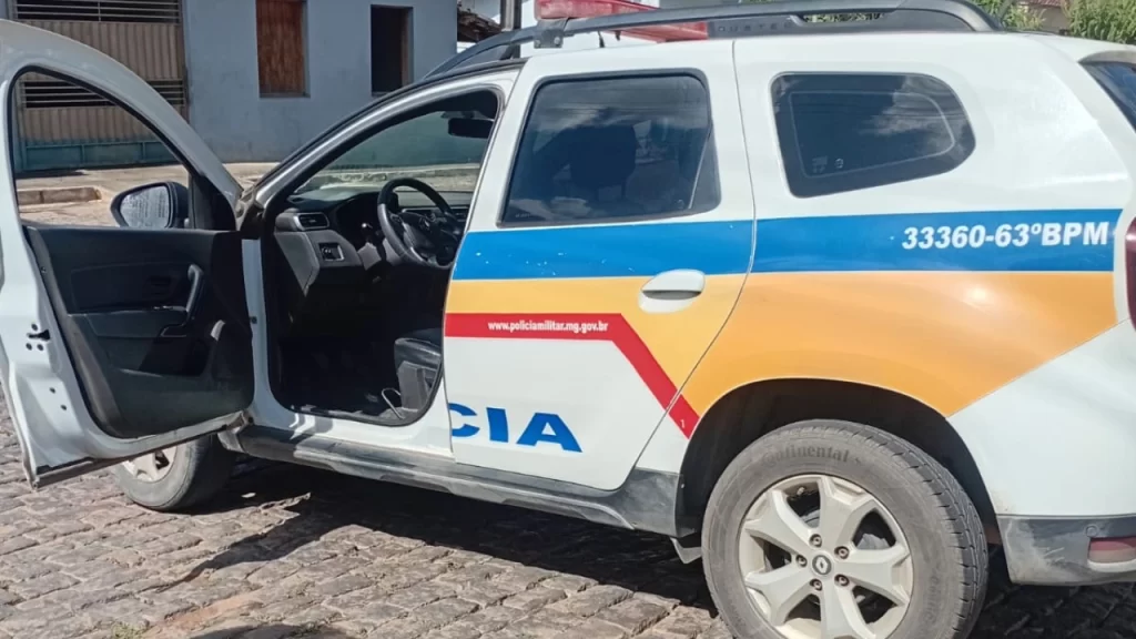 pitbull-ataca-cao-e-e-morto-com-quatro-tiros-pela-pm-em-itapecerica