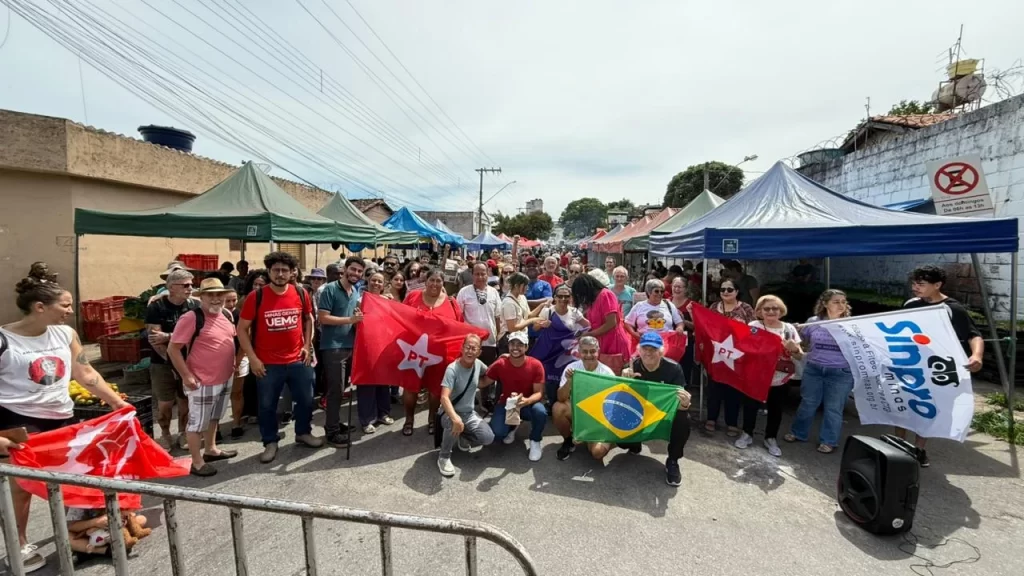 ato-contra-pl-da-dosimetria-reune-manifestantes-em-divinopolis