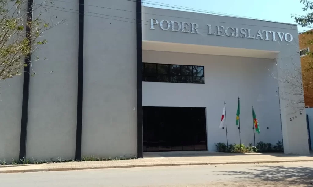 vereadores-de-bambui-se-dao-13o-salario-e-ferias