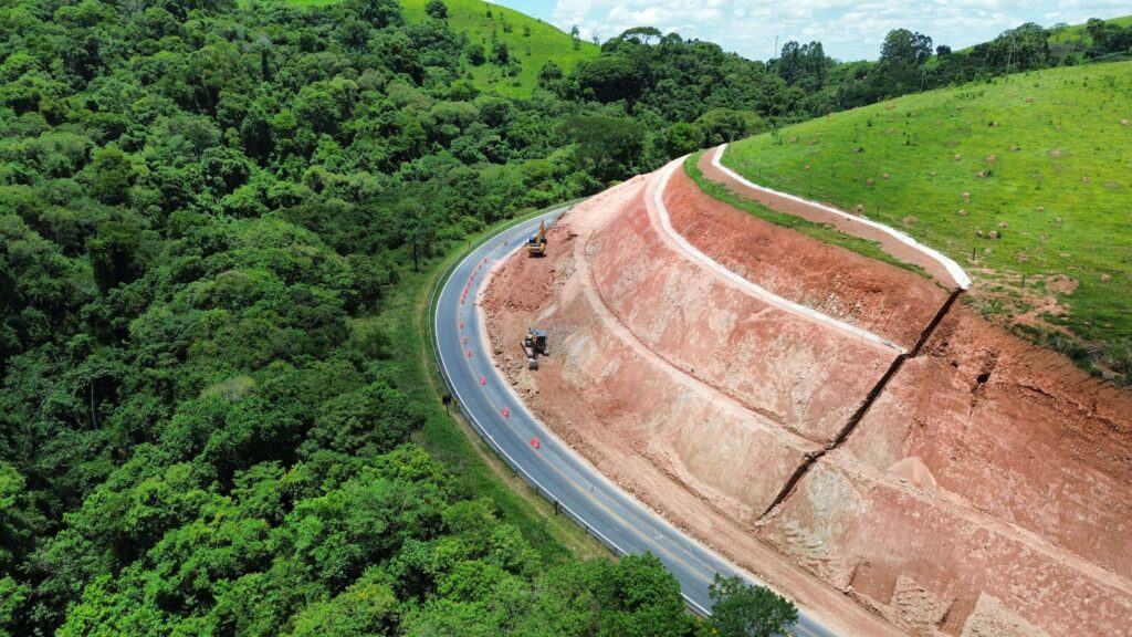 obras-de-ampliacao-na-mg-290-avancam-no-sul-de-minas