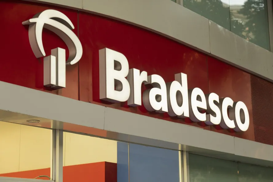 bradesco-fecha-342-agencias-e-amplia-cortes-de-atendimento-bancario-no-brasil