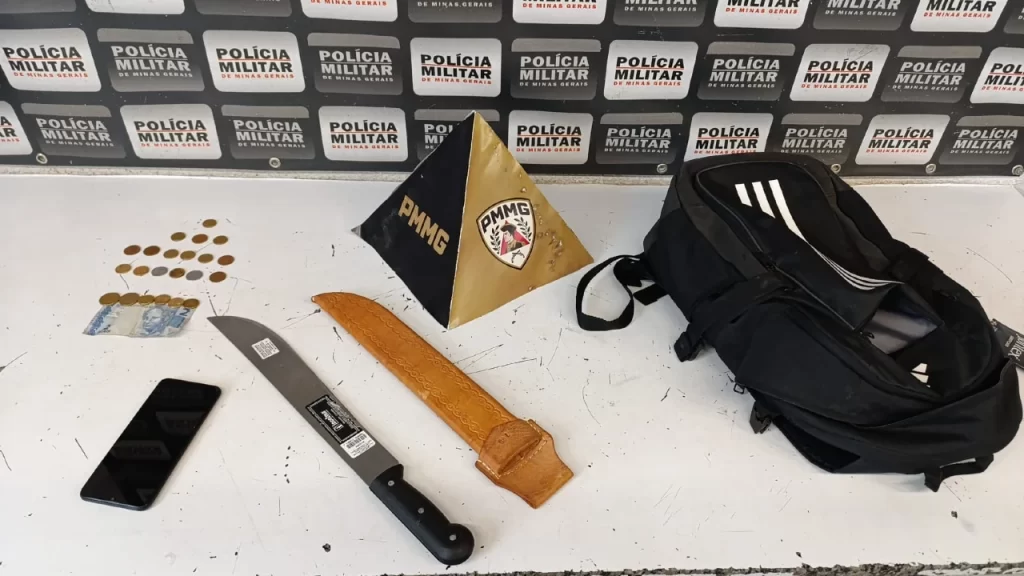 hatiano-e-preso-ao-ameacar-com-facao-clientes-e-funcionarios-de-agencia-bancaria-em-divinopolis