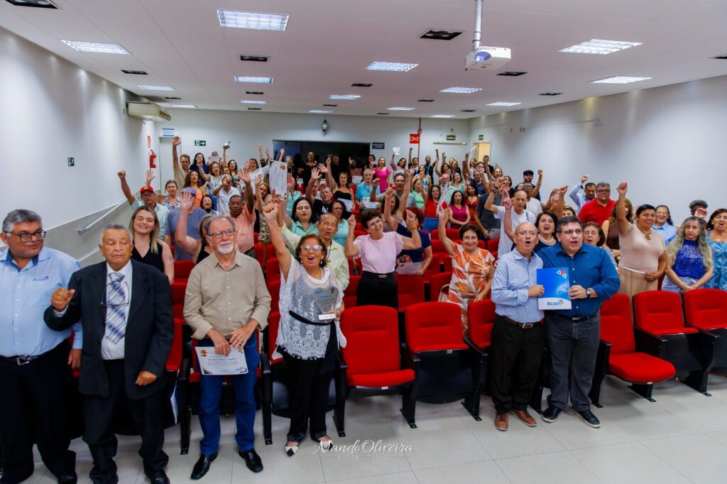 acom-homenageia-voluntarios-em-evento-marcado-por-gratidao-e-reconhecimento