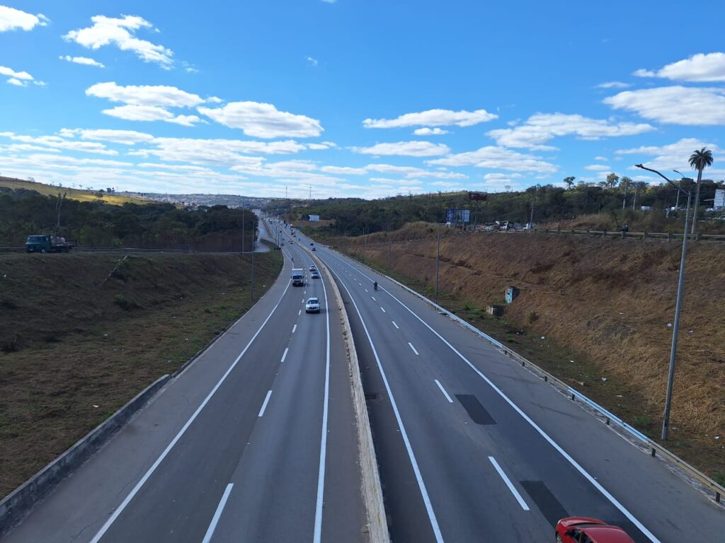 governo-de-minas-orienta-motoristas-e-reforca-uso-de-ferramentas-que-auxiliam-viagens-seguras-no-fim-do-ano