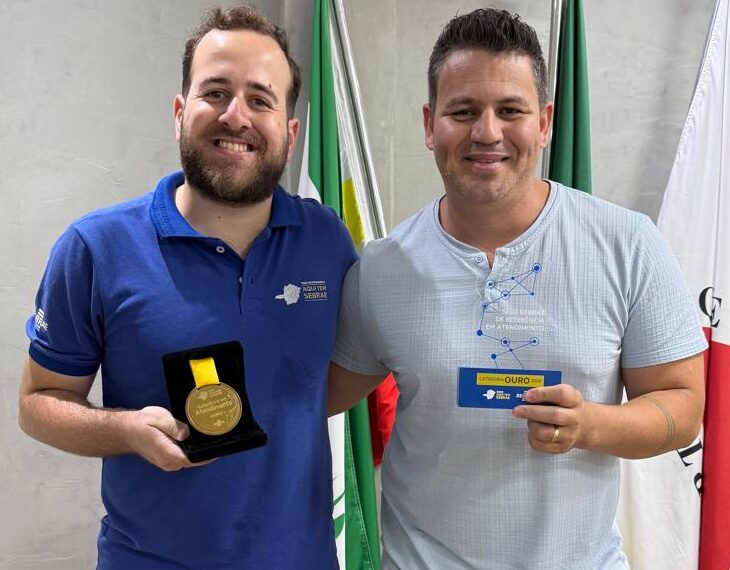 sala-e-cidade-de-carmo-do-cajuru-conquista-selo-ouro-do-sebrae-e-se-destaca-entre-mais-de-550-unidades-avaliadas-em-minas