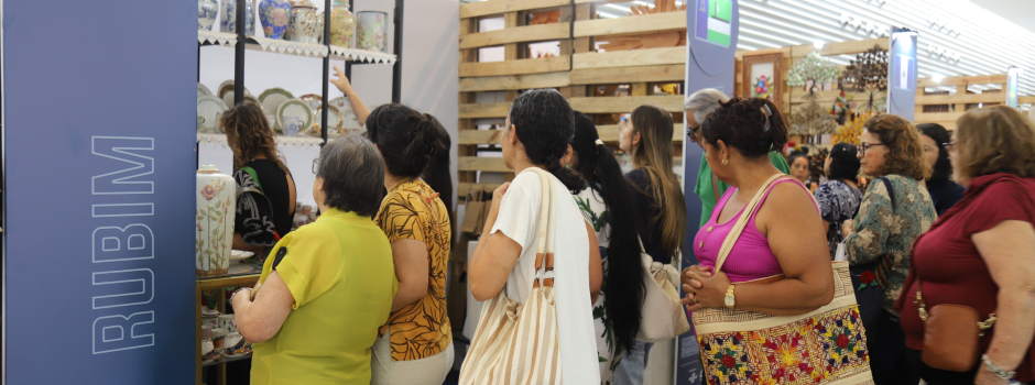 apoiados-pelo-governo-de-minas,-artesaos-faturam-mais-de-r$-1,4-milhao-na-36a-feira-nacional-do-artesanato,-em-belo-horizonte