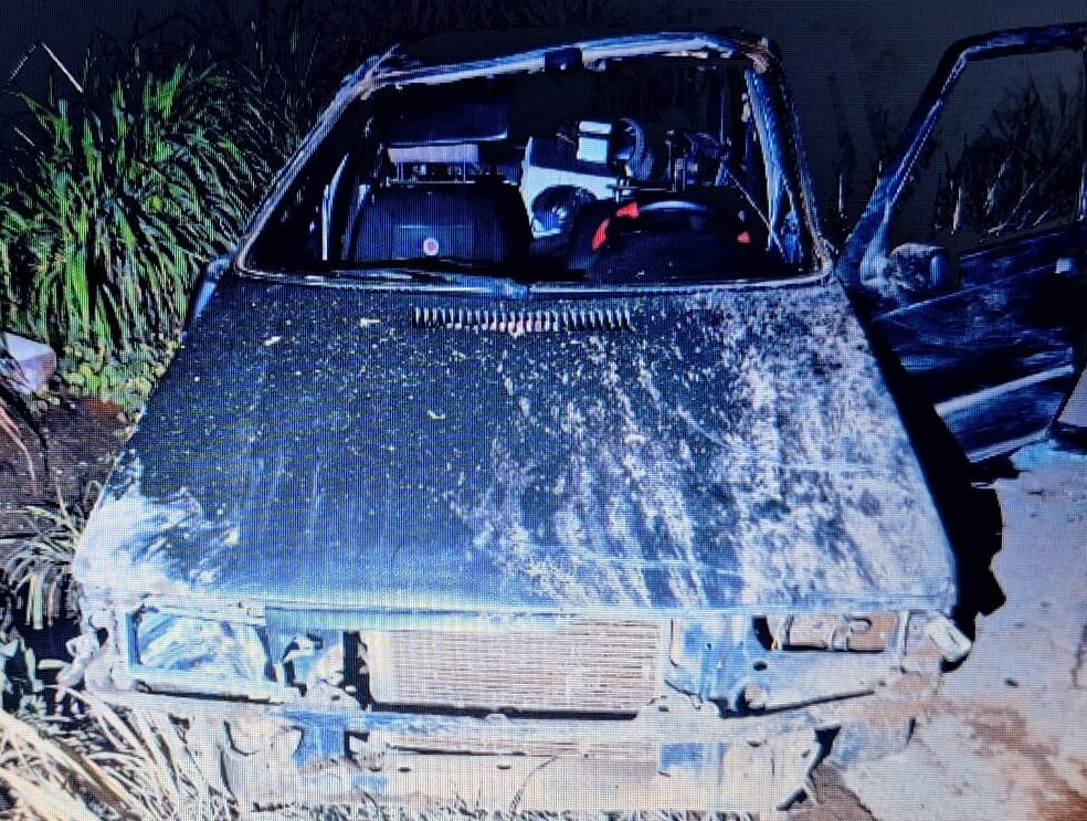 capotamento-apos-visao-ser-ofuscada-por-farol-de-outro-carro-deixa-dois-feridos-na-mg-439,-em-arcos