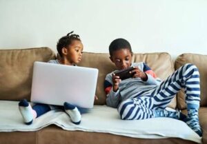 ferias-escolares-elevam-consumo-de-energia-e-cemig-orienta-como-reduzir-gastos-na-conta-de-luz