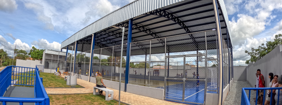 acordo-de-brumadinho:-quadra-poliesportiva-e-inaugurada-em-mateus-leme